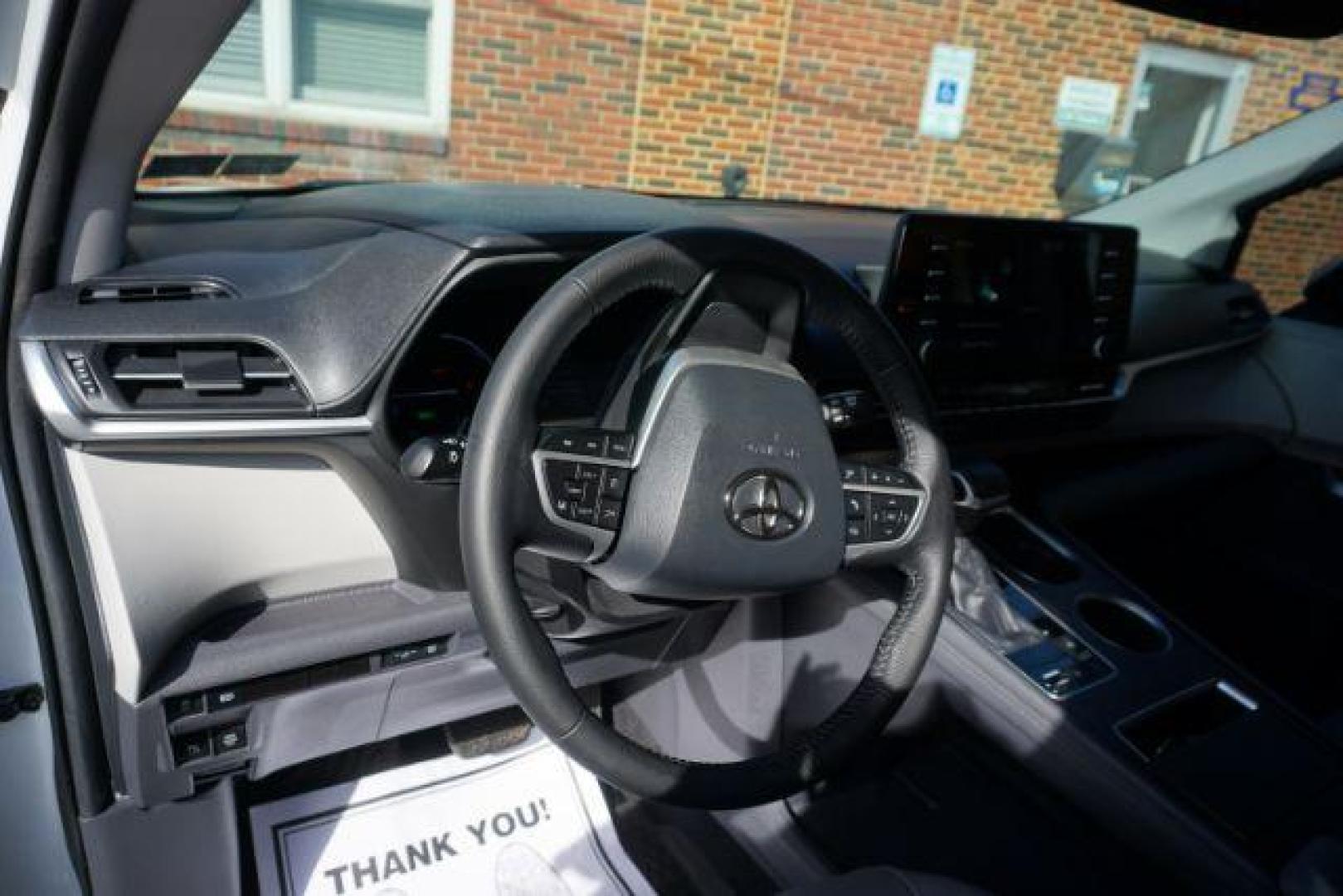 2021 Blizzard Pearl /Chateau Toyota Sienna XLE (5TDYSKFC4MS) with an Dynamic Force 2.5L I-4 port/direct injection engine, located at 312 Centre Ave, Schuylkill Haven, PA, 17972, (570) 593-5278, 40.638130, -76.177383 - Photo#18