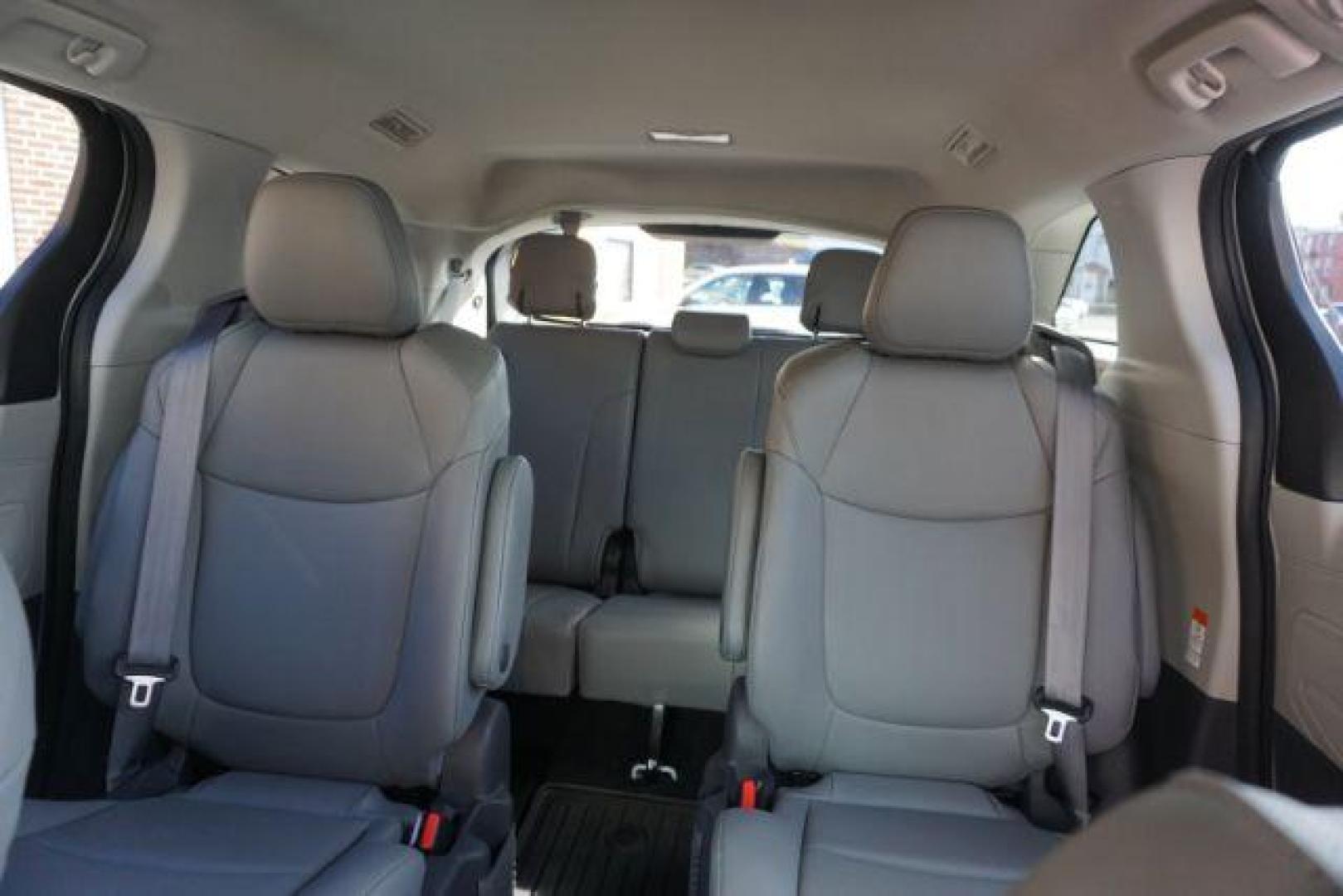 2021 Blizzard Pearl /Chateau Toyota Sienna XLE (5TDYSKFC4MS) with an Dynamic Force 2.5L I-4 port/direct injection engine, located at 312 Centre Ave, Schuylkill Haven, PA, 17972, (570) 593-5278, 40.638130, -76.177383 - Photo#22