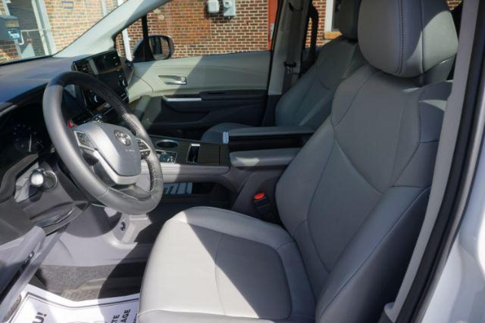 2021 Blizzard Pearl /Chateau Toyota Sienna XLE (5TDYSKFC4MS) with an Dynamic Force 2.5L I-4 port/direct injection engine, located at 312 Centre Ave, Schuylkill Haven, PA, 17972, (570) 593-5278, 40.638130, -76.177383 - Photo#26