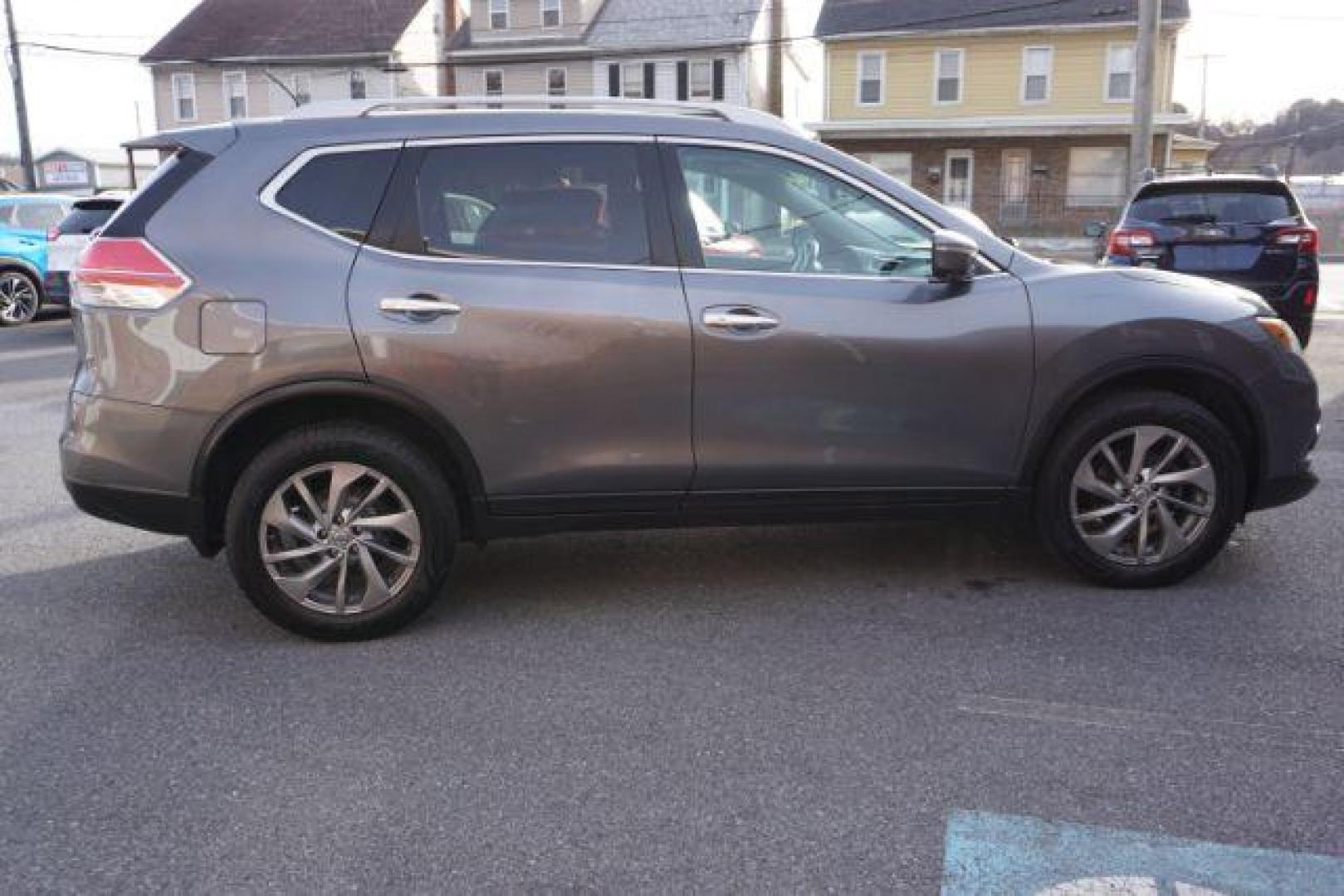 2015 Brilliant Silver Nissan Rogue SL (5N1AT2MV4FC) with an 2.5L I-4 DOHC engine, located at 312 Centre Ave, Schuylkill Haven, PA, 17972, (570) 593-5278, 40.638130, -76.177383 - Photo#13