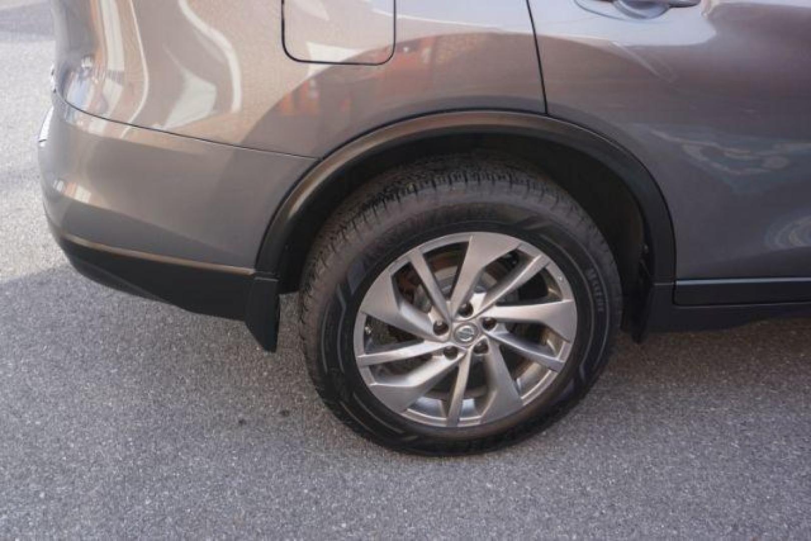 2015 Brilliant Silver Nissan Rogue SL (5N1AT2MV4FC) with an 2.5L I-4 DOHC engine, located at 312 Centre Ave, Schuylkill Haven, PA, 17972, (570) 593-5278, 40.638130, -76.177383 - Photo#16