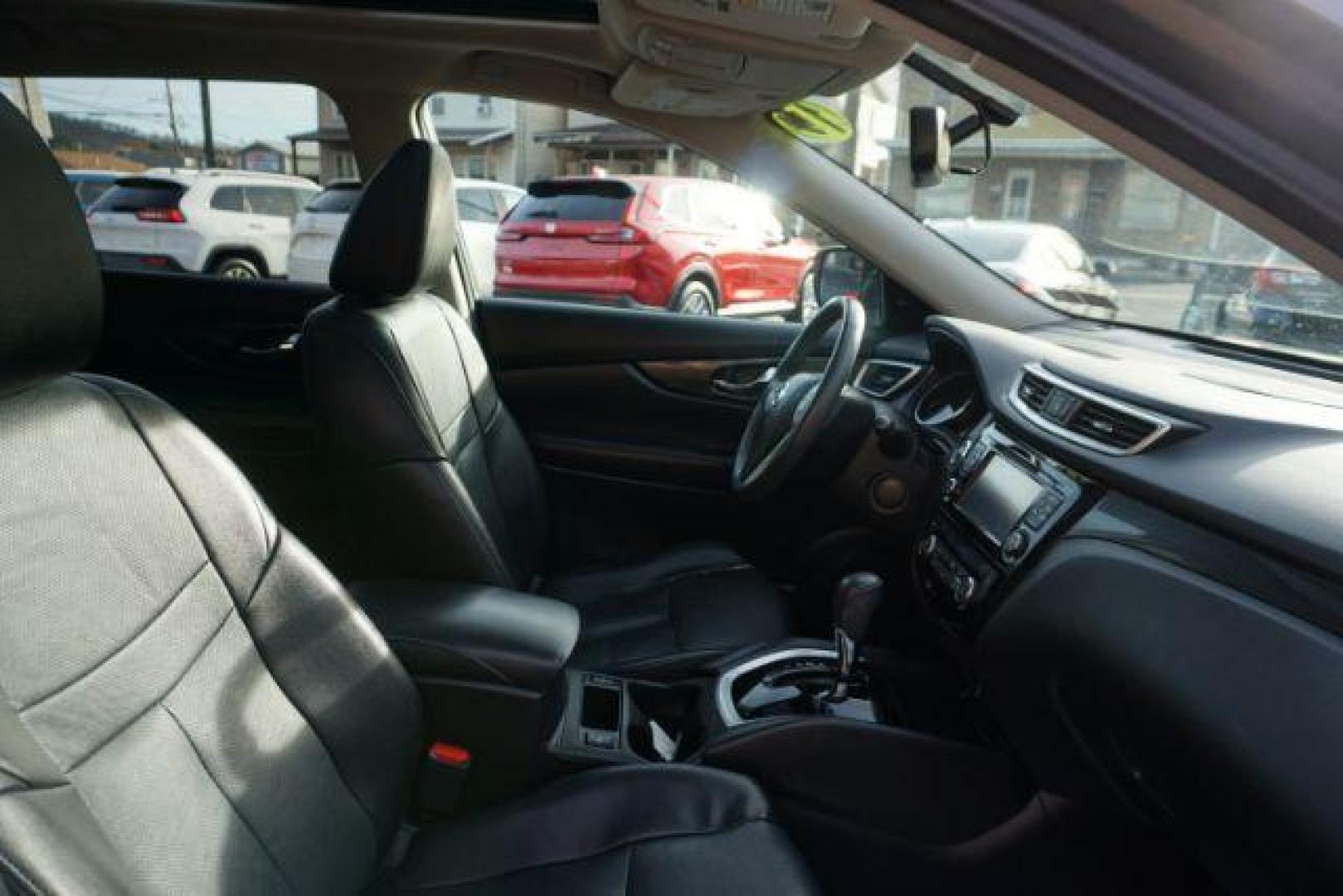 2015 Brilliant Silver Nissan Rogue SL (5N1AT2MV4FC) with an 2.5L I-4 DOHC engine, located at 312 Centre Ave, Schuylkill Haven, PA, 17972, (570) 593-5278, 40.638130, -76.177383 - Photo#46