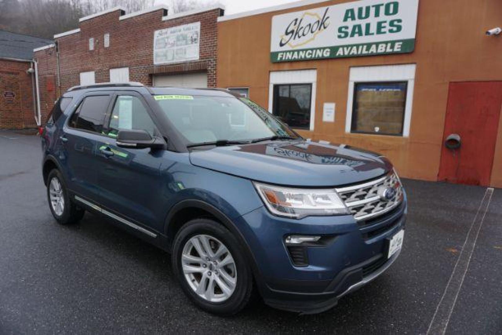 2018 Blue Metallic /Medium Stone/Medium Light Stone Ford Explorer XLT (1FM5K8D85JG) with an EcoBoost 2.3L I-4 gasoline direct injection engine, located at 312 Centre Ave, Schuylkill Haven, PA, 17972, (570) 593-5278, 40.638130, -76.177383 - Photo#19