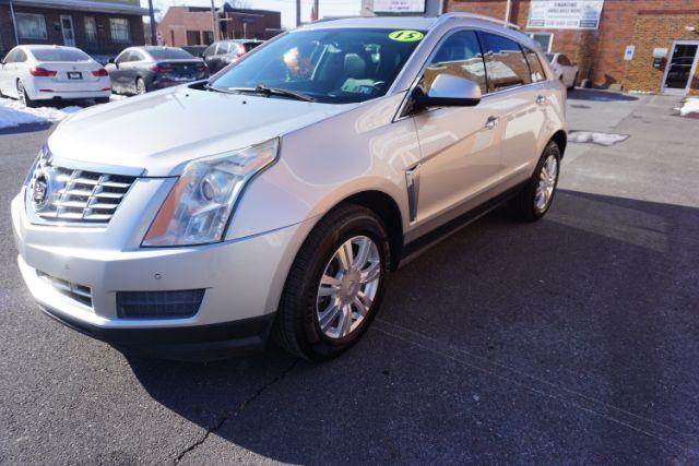 2015 Silver Coast Metallic /Ebony/Ebony Accents Cadillac SRX Luxury Collection (3GYFNEE36FS) with an 3.6L V-6 gasoline direct injection engine, located at 312 Centre Ave, Schuylkill Haven, PA, 17972, (570) 593-5278, 40.638130, -76.177383 - Photo#2