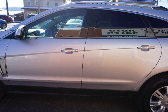 2015 Silver Coast Metallic /Ebony/Ebony Accents Cadillac SRX Luxury Collection (3GYFNEE36FS) with an 3.6L V-6 gasoline direct injection engine, located at 312 Centre Ave, Schuylkill Haven, PA, 17972, (570) 593-5278, 40.638130, -76.177383 - Photo#4
