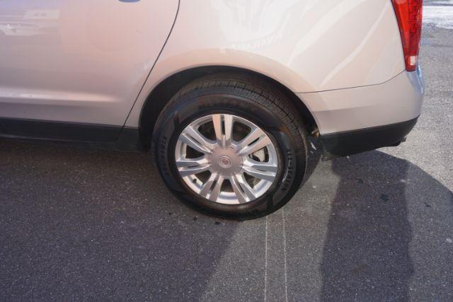 2015 Silver Coast Metallic /Ebony/Ebony Accents Cadillac SRX Luxury Collection (3GYFNEE36FS) with an 3.6L V-6 gasoline direct injection engine, located at 312 Centre Ave, Schuylkill Haven, PA, 17972, (570) 593-5278, 40.638130, -76.177383 - Photo#6