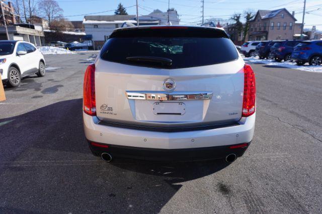 2015 Silver Coast Metallic /Ebony/Ebony Accents Cadillac SRX Luxury Collection (3GYFNEE36FS) with an 3.6L V-6 gasoline direct injection engine, located at 312 Centre Ave, Schuylkill Haven, PA, 17972, (570) 593-5278, 40.638130, -76.177383 - Photo#7