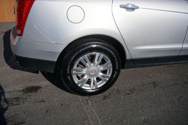 2015 Silver Coast Metallic /Ebony/Ebony Accents Cadillac SRX Luxury Collection (3GYFNEE36FS) with an 3.6L V-6 gasoline direct injection engine, located at 312 Centre Ave, Schuylkill Haven, PA, 17972, (570) 593-5278, 40.638130, -76.177383 - Photo#13
