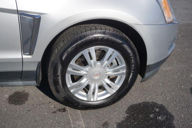 2015 Silver Coast Metallic /Ebony/Ebony Accents Cadillac SRX Luxury Collection (3GYFNEE36FS) with an 3.6L V-6 gasoline direct injection engine, located at 312 Centre Ave, Schuylkill Haven, PA, 17972, (570) 593-5278, 40.638130, -76.177383 - Photo#16