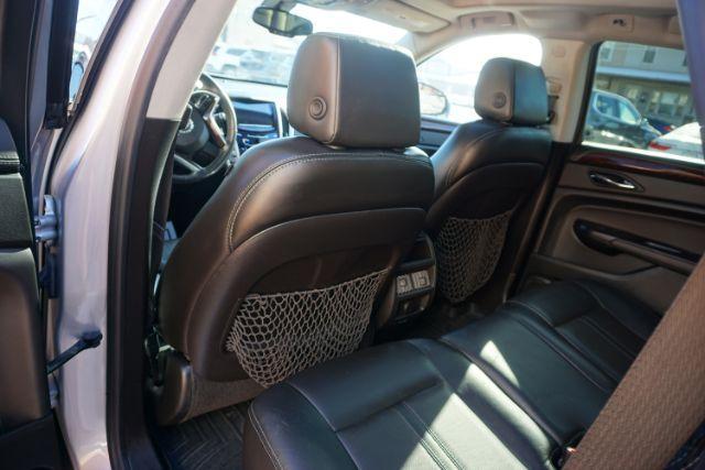 2015 Silver Coast Metallic /Ebony/Ebony Accents Cadillac SRX Luxury Collection (3GYFNEE36FS) with an 3.6L V-6 gasoline direct injection engine, located at 312 Centre Ave, Schuylkill Haven, PA, 17972, (570) 593-5278, 40.638130, -76.177383 - Photo#30