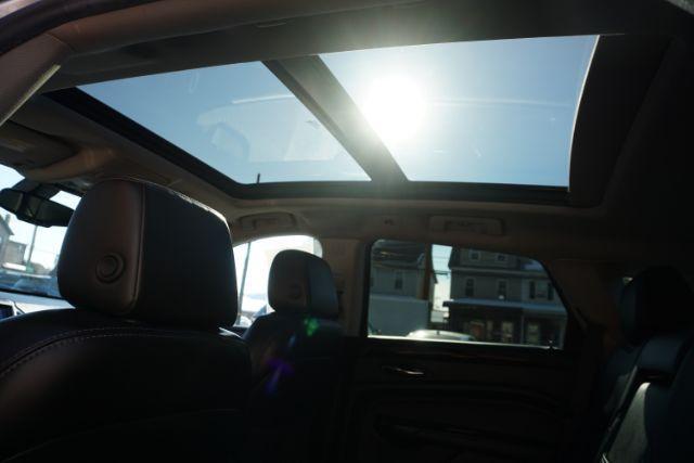 2015 Silver Coast Metallic /Ebony/Ebony Accents Cadillac SRX Luxury Collection (3GYFNEE36FS) with an 3.6L V-6 gasoline direct injection engine, located at 312 Centre Ave, Schuylkill Haven, PA, 17972, (570) 593-5278, 40.638130, -76.177383 - Photo#32