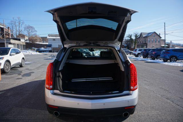 2015 Silver Coast Metallic /Ebony/Ebony Accents Cadillac SRX Luxury Collection (3GYFNEE36FS) with an 3.6L V-6 gasoline direct injection engine, located at 312 Centre Ave, Schuylkill Haven, PA, 17972, (570) 593-5278, 40.638130, -76.177383 - Photo#34
