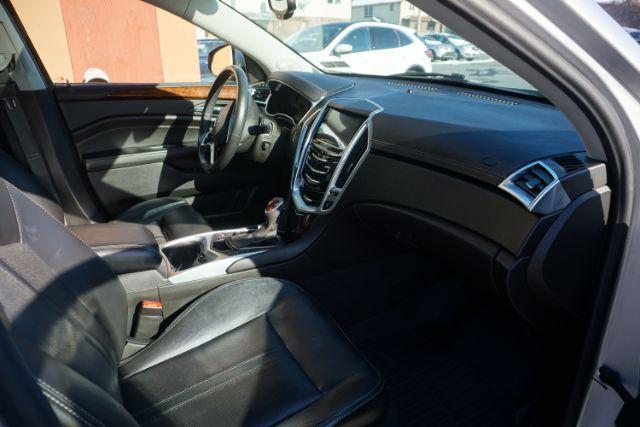 2015 Silver Coast Metallic /Ebony/Ebony Accents Cadillac SRX Luxury Collection (3GYFNEE36FS) with an 3.6L V-6 gasoline direct injection engine, located at 312 Centre Ave, Schuylkill Haven, PA, 17972, (570) 593-5278, 40.638130, -76.177383 - Photo#39