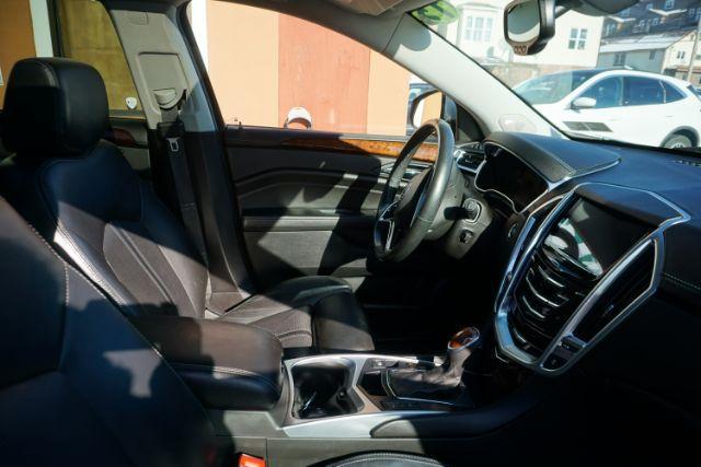 2015 Silver Coast Metallic /Ebony/Ebony Accents Cadillac SRX Luxury Collection (3GYFNEE36FS) with an 3.6L V-6 gasoline direct injection engine, located at 312 Centre Ave, Schuylkill Haven, PA, 17972, (570) 593-5278, 40.638130, -76.177383 - Photo#40
