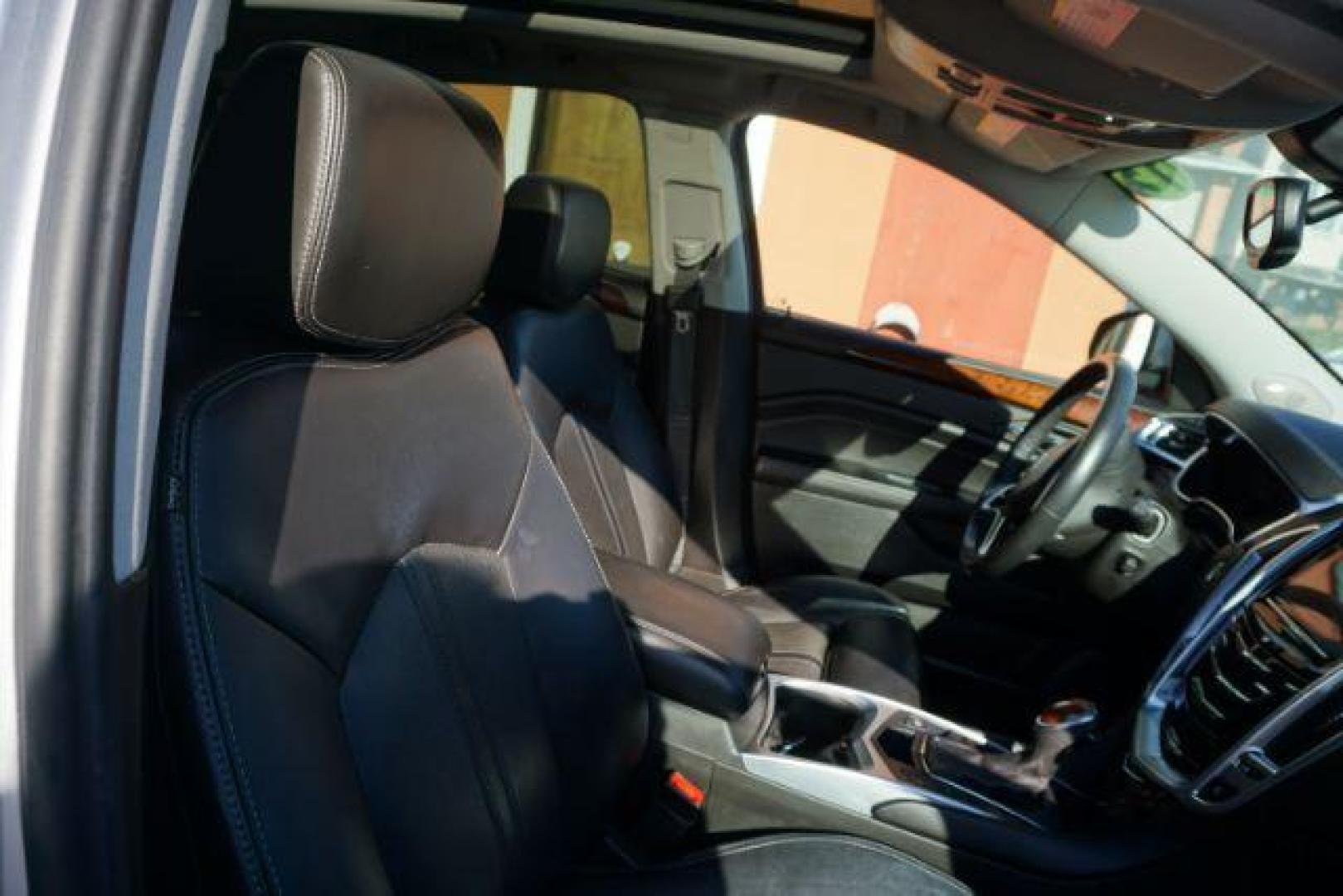 2015 Silver Coast Metallic /Ebony/Ebony Accents Cadillac SRX Luxury Collection (3GYFNEE36FS) with an 3.6L V-6 gasoline direct injection engine, located at 312 Centre Ave, Schuylkill Haven, PA, 17972, (570) 593-5278, 40.638130, -76.177383 - Photo#41
