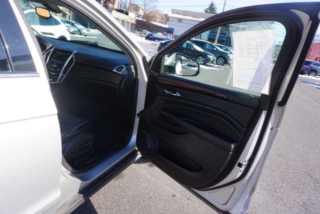 2015 Silver Coast Metallic /Ebony/Ebony Accents Cadillac SRX Luxury Collection (3GYFNEE36FS) with an 3.6L V-6 gasoline direct injection engine, located at 312 Centre Ave, Schuylkill Haven, PA, 17972, (570) 593-5278, 40.638130, -76.177383 - Photo#43