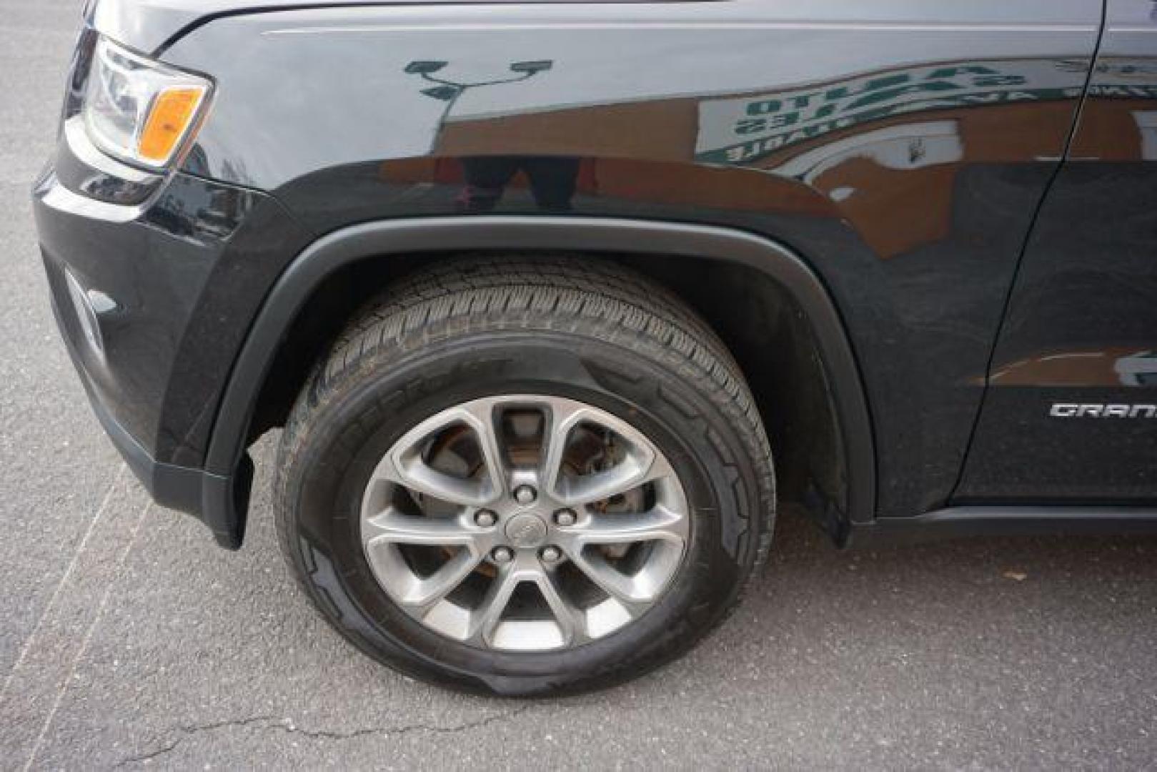 2015 Brilliant Black Crystal Pearlcoat /Black Jeep Grand Cherokee Limited (1C4RJFBG5FC) , located at 312 Centre Ave, Schuylkill Haven, PA, 17972, (570) 593-5278, 40.638130, -76.177383 - Photo#3
