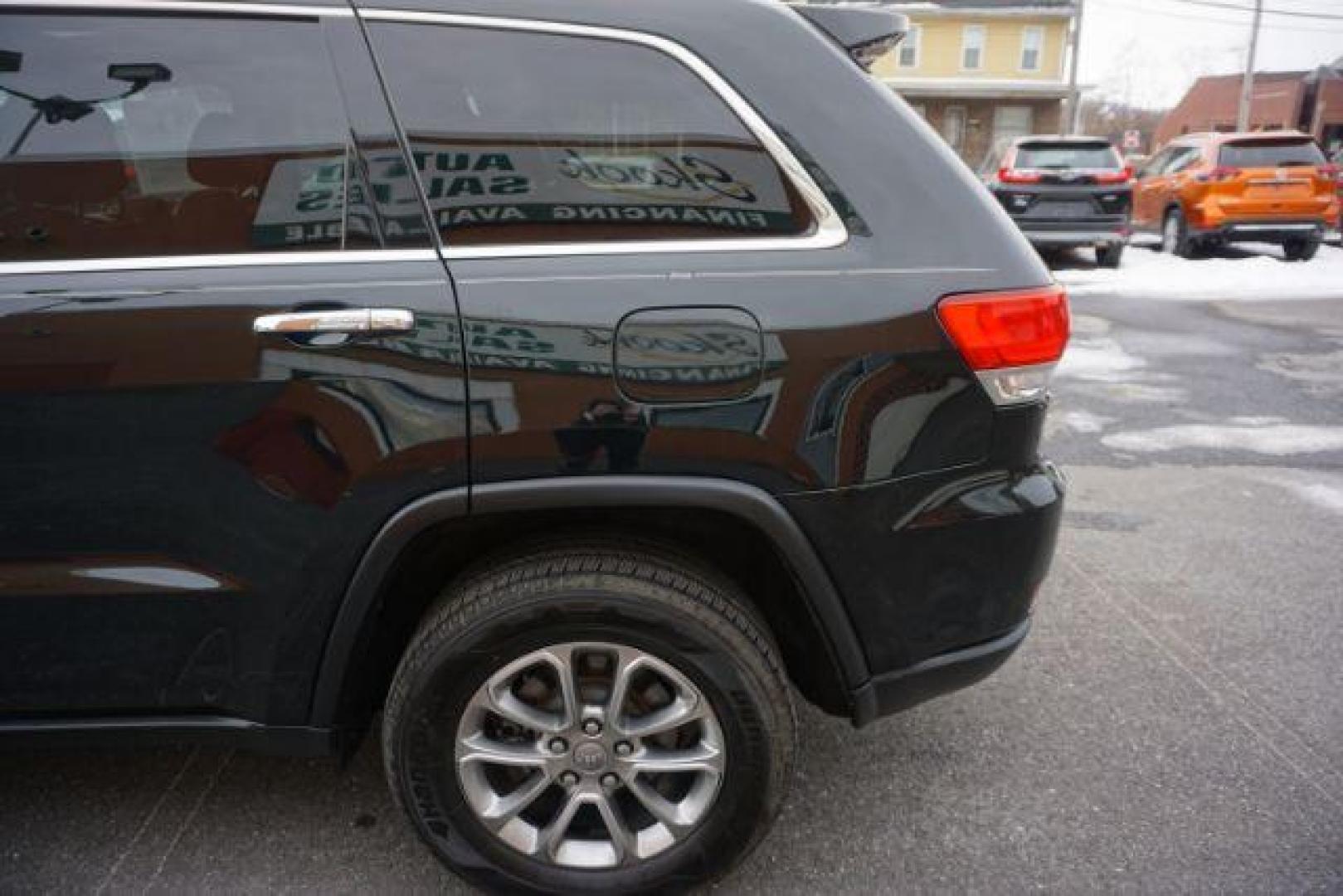 2015 Brilliant Black Crystal Pearlcoat /Black Jeep Grand Cherokee Limited (1C4RJFBG5FC) , located at 312 Centre Ave, Schuylkill Haven, PA, 17972, (570) 593-5278, 40.638130, -76.177383 - Photo#5
