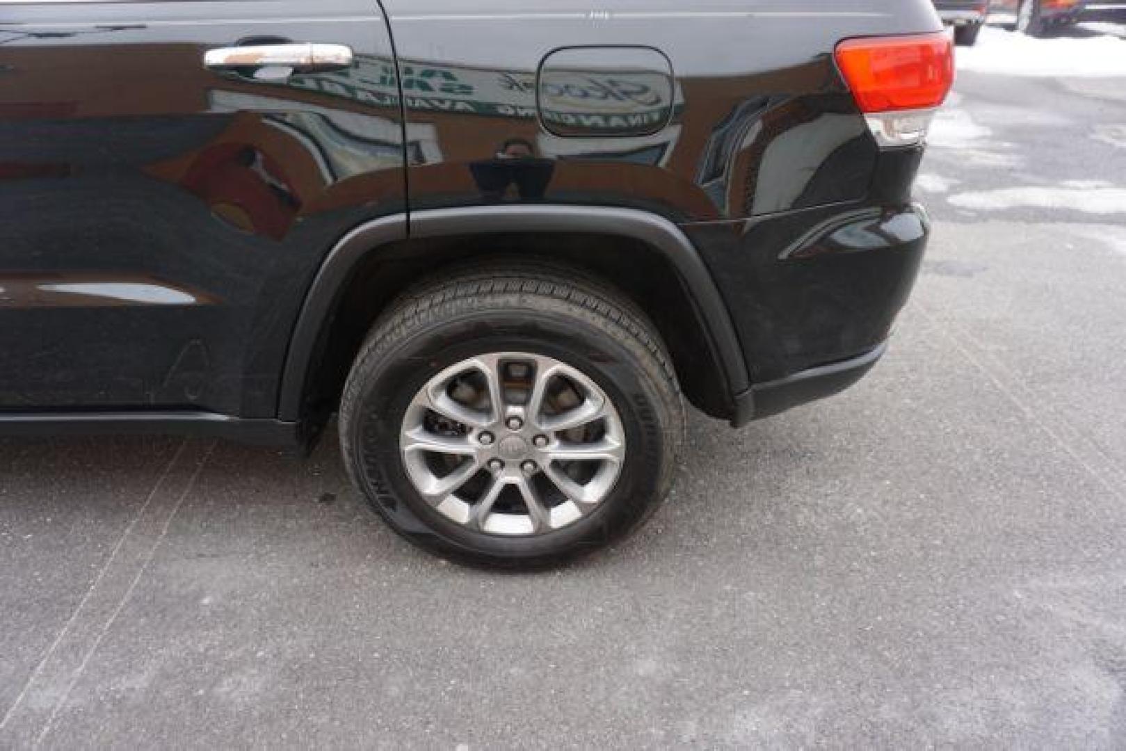 2015 Brilliant Black Crystal Pearlcoat /Black Jeep Grand Cherokee Limited (1C4RJFBG5FC) , located at 312 Centre Ave, Schuylkill Haven, PA, 17972, (570) 593-5278, 40.638130, -76.177383 - Photo#6