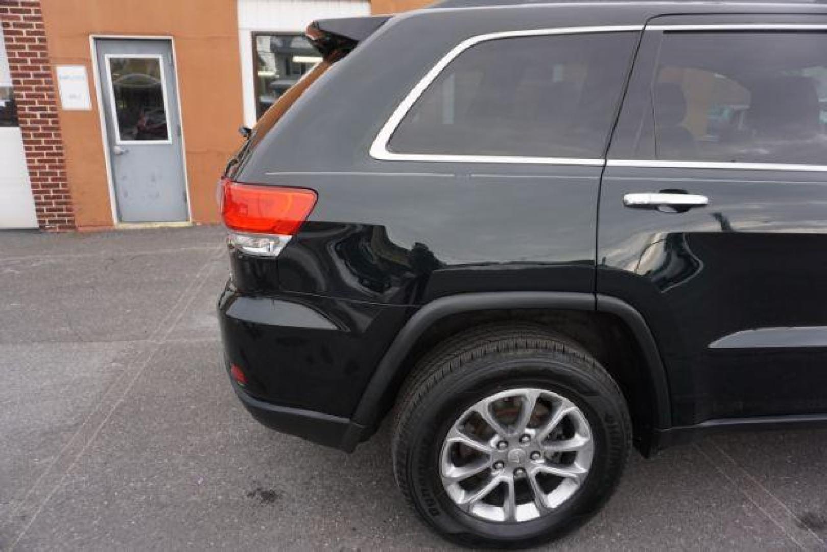 2015 Brilliant Black Crystal Pearlcoat /Black Jeep Grand Cherokee Limited (1C4RJFBG5FC) , located at 312 Centre Ave, Schuylkill Haven, PA, 17972, (570) 593-5278, 40.638130, -76.177383 - Photo#12