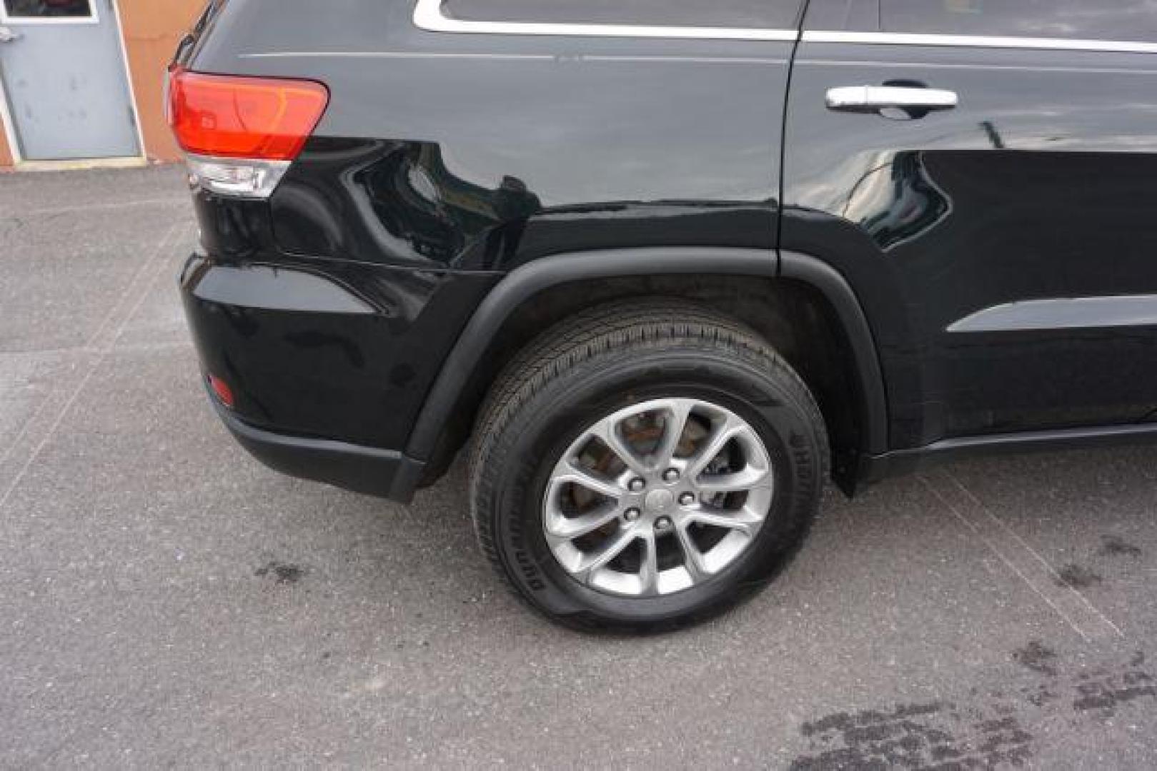 2015 Brilliant Black Crystal Pearlcoat /Black Jeep Grand Cherokee Limited (1C4RJFBG5FC) , located at 312 Centre Ave, Schuylkill Haven, PA, 17972, (570) 593-5278, 40.638130, -76.177383 - Photo#13
