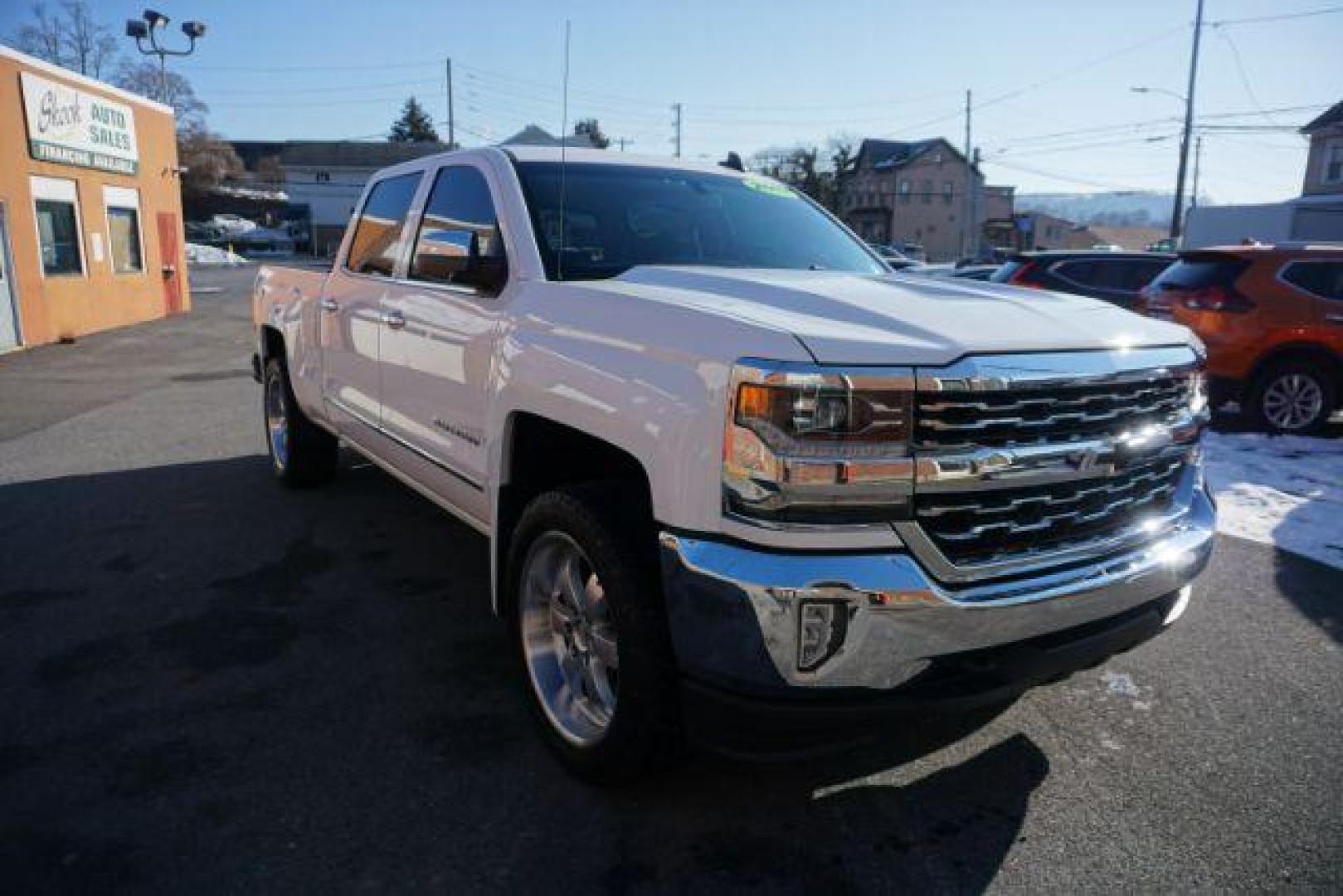 2017 Summit White /Jet Black Chevrolet Silverado 1500 1LZ (3GCUKSEJ2HG) with an EcoTec3 6.2L V-8 gasoline direct injection engine, located at 312 Centre Ave, Schuylkill Haven, PA, 17972, (570) 593-5278, 40.638130, -76.177383 - Photo#18