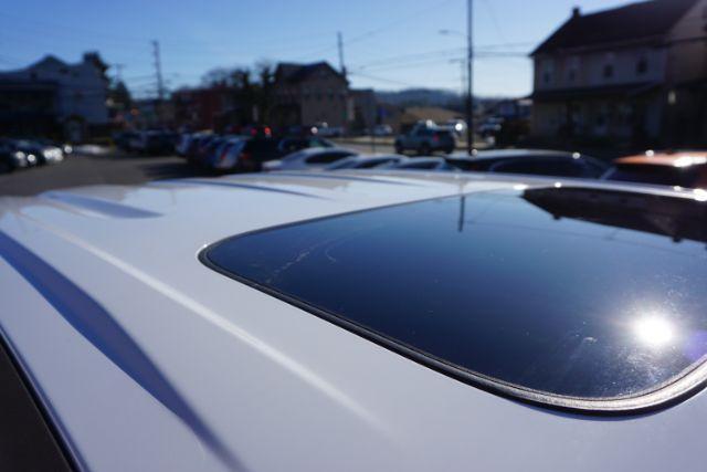 2019 Summit White /Jet Black w/Kalahari Accents GMC Sierra 1500 AT4 (3GTP9EEL3KG) , located at 312 Centre Ave, Schuylkill Haven, PA, 17972, (570) 593-5278, 40.638130, -76.177383 - Photo#21