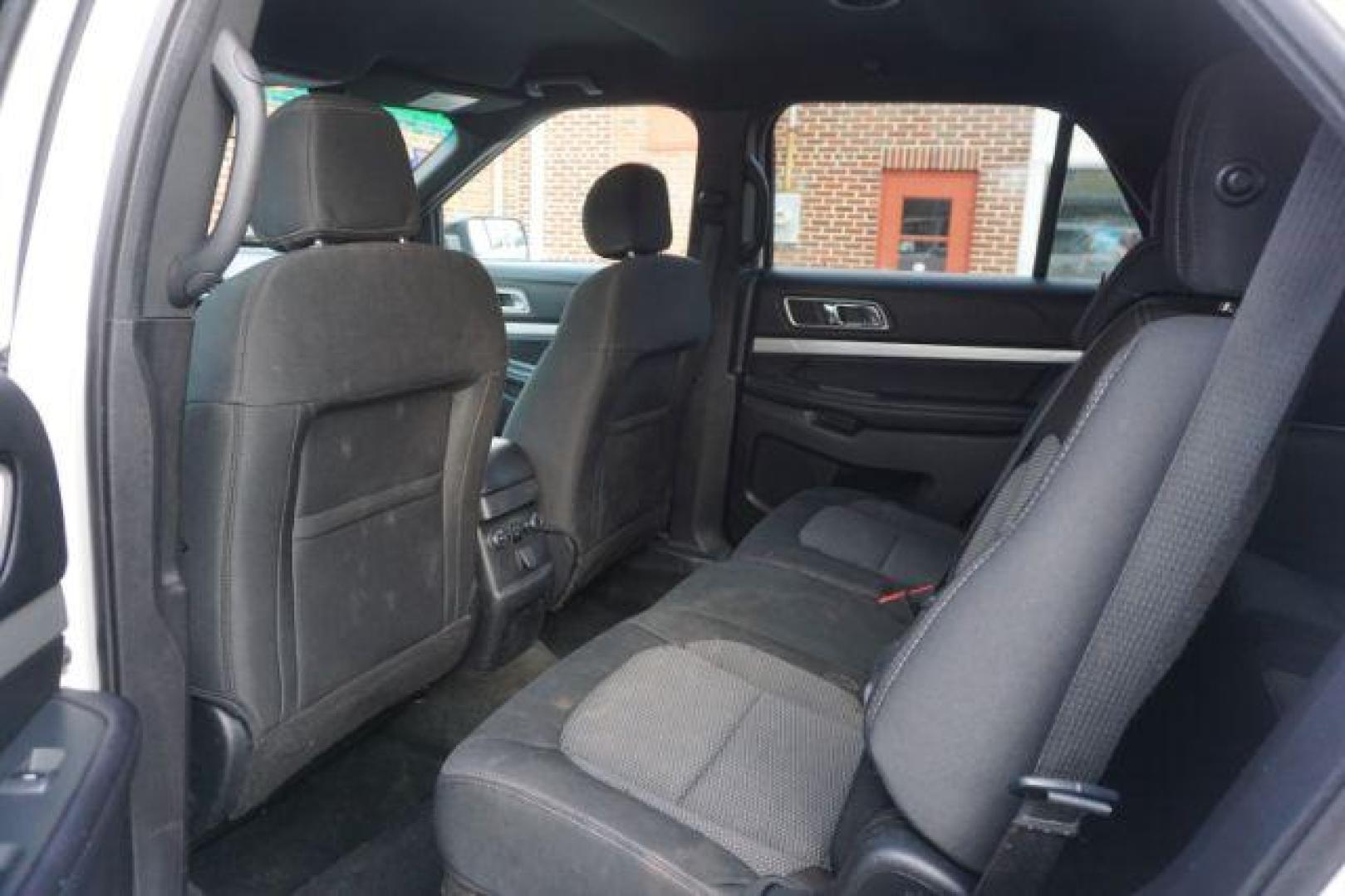 2017 Oxford White /Dark Earth Gray Ford Explorer XLT (1FM5K8DH4HG) , located at 312 Centre Ave, Schuylkill Haven, PA, 17972, (570) 593-5278, 40.638130, -76.177383 - Photo#29