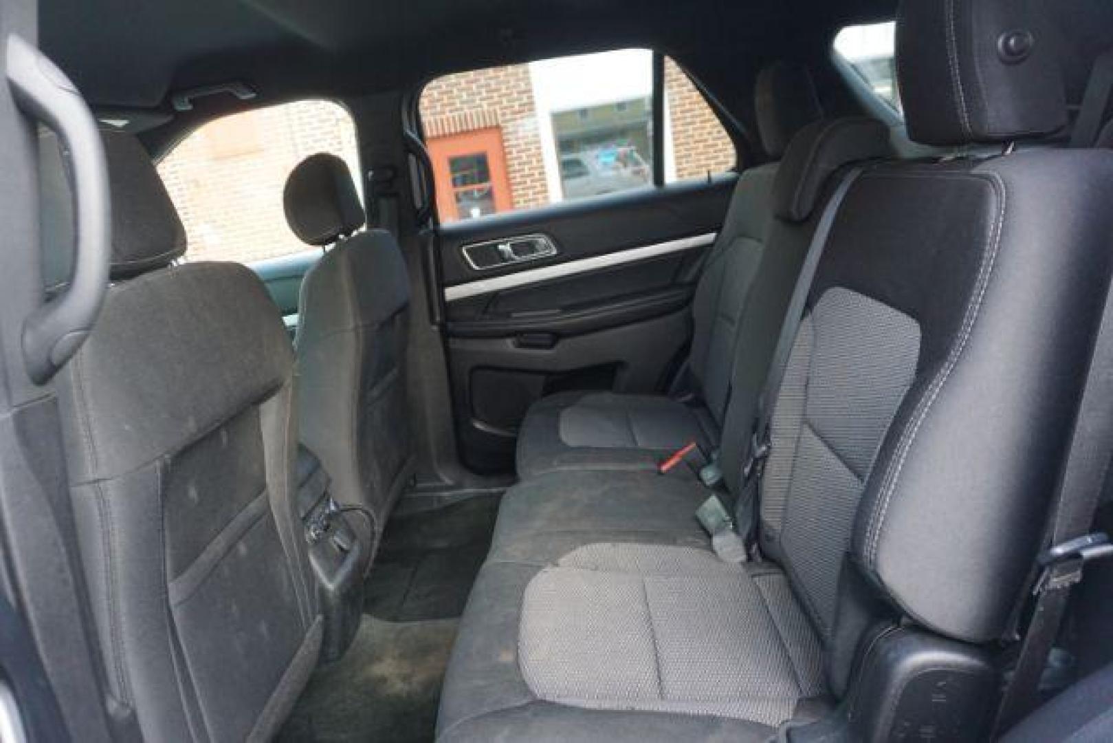 2017 Oxford White /Dark Earth Gray Ford Explorer XLT (1FM5K8DH4HG) , located at 312 Centre Ave, Schuylkill Haven, PA, 17972, (570) 593-5278, 40.638130, -76.177383 - Photo#30