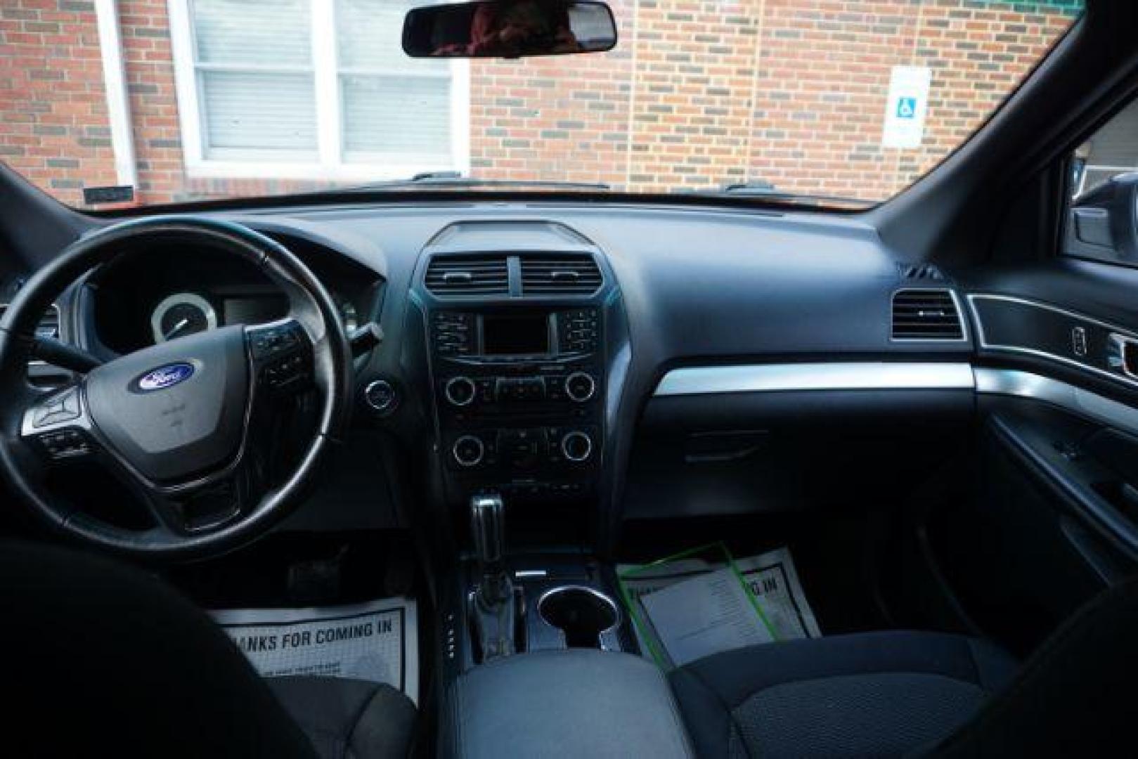 2017 Oxford White /Dark Earth Gray Ford Explorer XLT (1FM5K8DH4HG) , located at 312 Centre Ave, Schuylkill Haven, PA, 17972, (570) 593-5278, 40.638130, -76.177383 - Photo#31