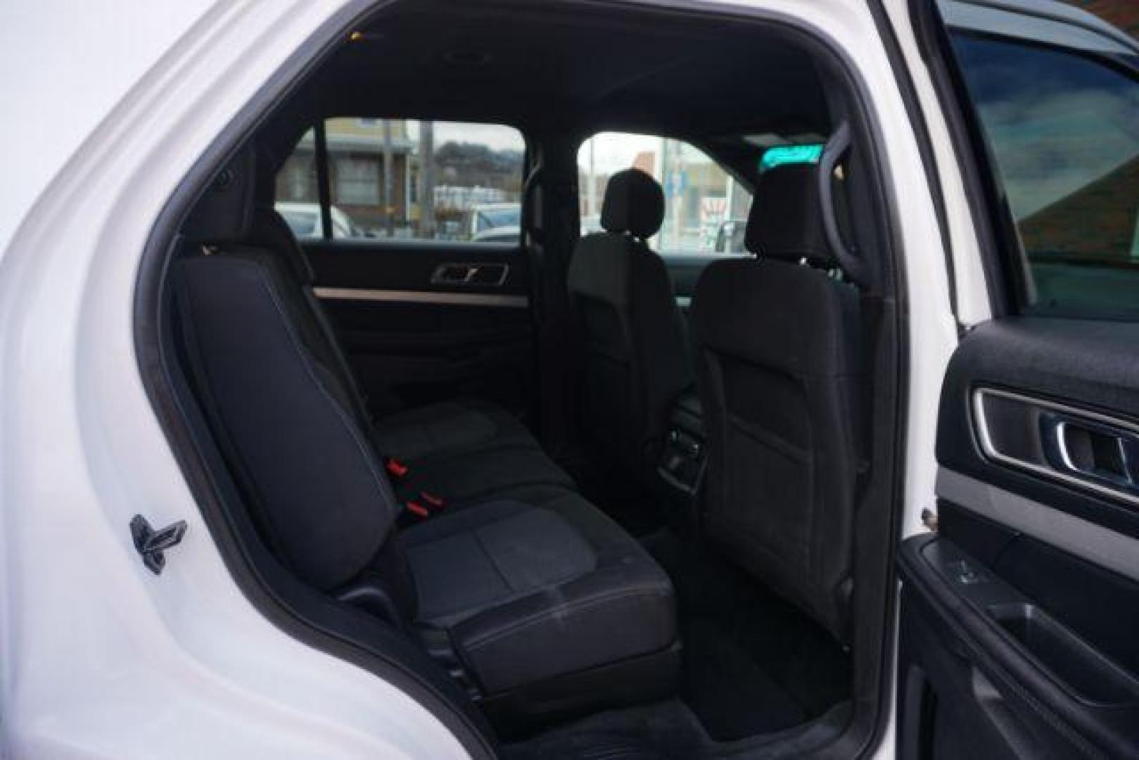 2017 Oxford White /Dark Earth Gray Ford Explorer XLT (1FM5K8DH4HG) , located at 312 Centre Ave, Schuylkill Haven, PA, 17972, (570) 593-5278, 40.638130, -76.177383 - Photo#34