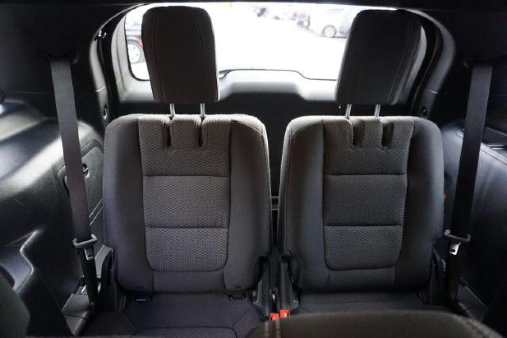 2017 Oxford White /Dark Earth Gray Ford Explorer XLT (1FM5K8DH4HG) , located at 312 Centre Ave, Schuylkill Haven, PA, 17972, (570) 593-5278, 40.638130, -76.177383 - Photo#35