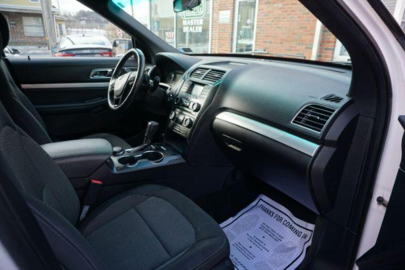 2017 Oxford White /Dark Earth Gray Ford Explorer XLT (1FM5K8DH4HG) , located at 312 Centre Ave, Schuylkill Haven, PA, 17972, (570) 593-5278, 40.638130, -76.177383 - Photo#40