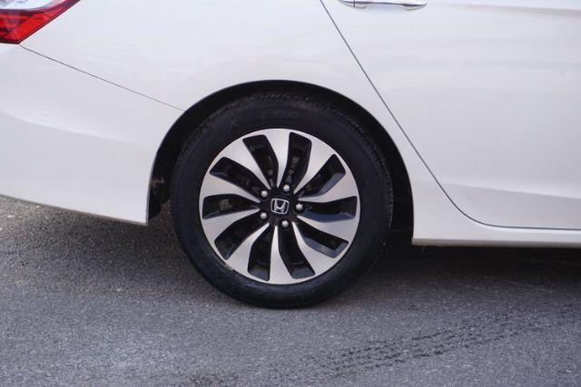 2017 White Orchid Pearl /Ivory Honda Accord Hybrid EX-L (JHMCR6F59HC) with an 2L I-4 DOHC engine, located at 312 Centre Ave, Schuylkill Haven, PA, 17972, (570) 593-5278, 40.638130, -76.177383 - Photo#16