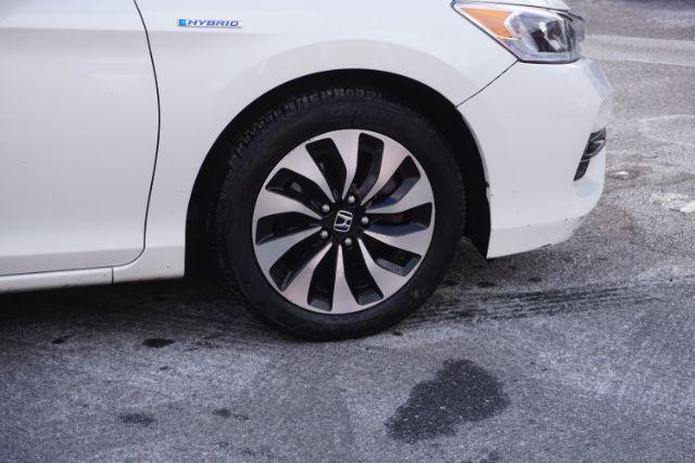 2017 White Orchid Pearl /Ivory Honda Accord Hybrid EX-L (JHMCR6F59HC) with an 2L I-4 DOHC engine, located at 312 Centre Ave, Schuylkill Haven, PA, 17972, (570) 593-5278, 40.638130, -76.177383 - Photo#19