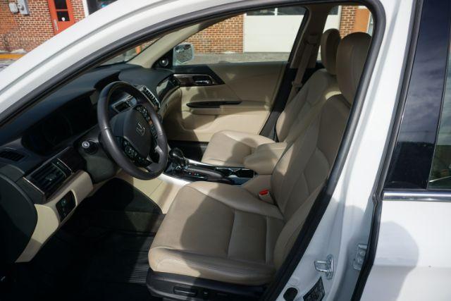 2017 White Orchid Pearl /Ivory Honda Accord Hybrid EX-L (JHMCR6F59HC) with an 2L I-4 DOHC engine, located at 312 Centre Ave, Schuylkill Haven, PA, 17972, (570) 593-5278, 40.638130, -76.177383 - Photo#26