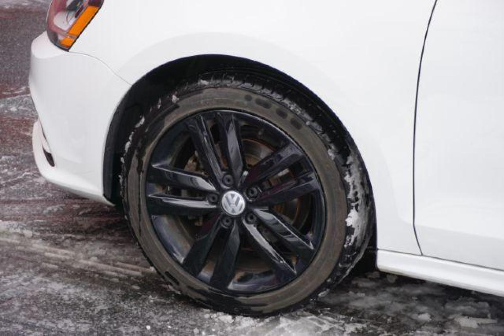 2018 Pure White w/Black Roof /Titan Black w/Black Headliner Volkswagen Jetta 1.8T SE Sport (3VWD17AJ9JM) with an 1.8L I-4 gasoline direct injection engine, located at 312 Centre Ave, Schuylkill Haven, PA, 17972, (570) 593-5278, 40.638130, -76.177383 - Photo#3