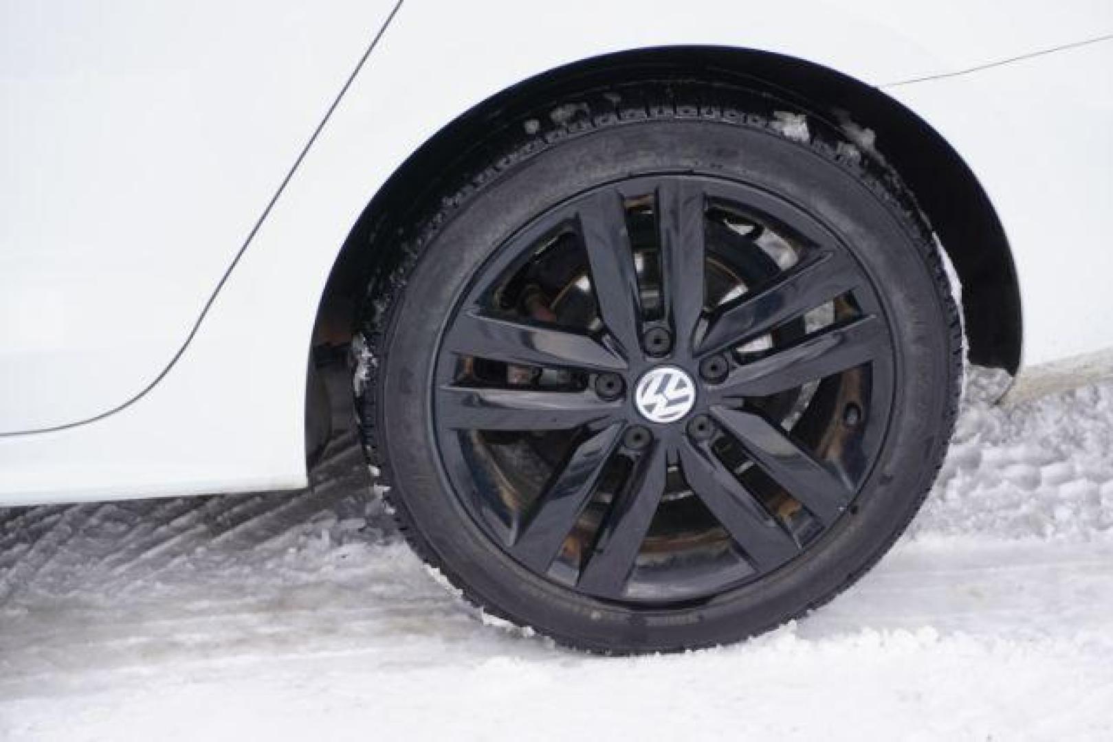 2018 Pure White w/Black Roof /Titan Black w/Black Headliner Volkswagen Jetta 1.8T SE Sport (3VWD17AJ9JM) with an 1.8L I-4 gasoline direct injection engine, located at 312 Centre Ave, Schuylkill Haven, PA, 17972, (570) 593-5278, 40.638130, -76.177383 - Photo#7