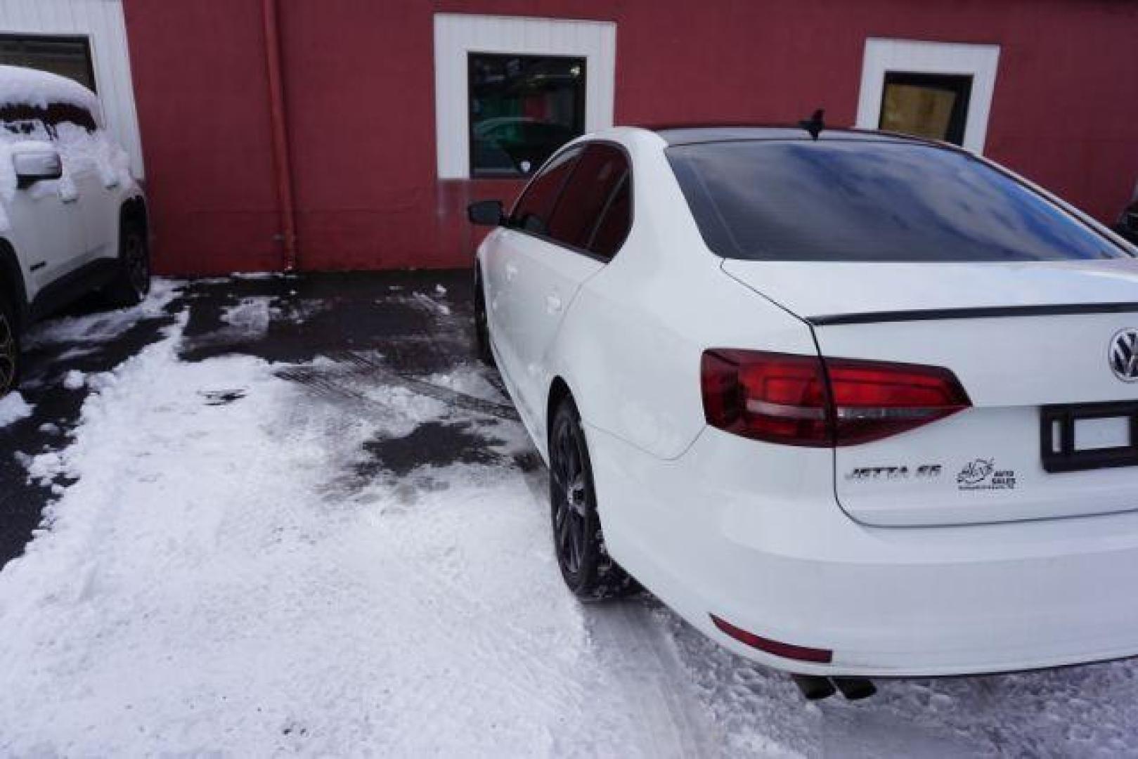 2018 Pure White w/Black Roof /Titan Black w/Black Headliner Volkswagen Jetta 1.8T SE Sport (3VWD17AJ9JM) with an 1.8L I-4 gasoline direct injection engine, located at 312 Centre Ave, Schuylkill Haven, PA, 17972, (570) 593-5278, 40.638130, -76.177383 - Photo#14