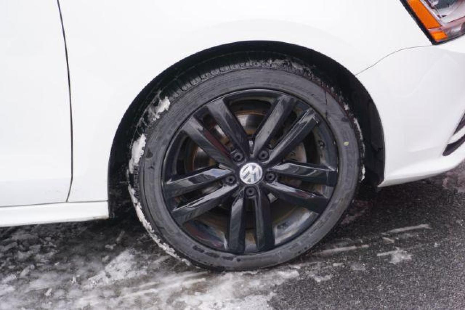 2018 Pure White w/Black Roof /Titan Black w/Black Headliner Volkswagen Jetta 1.8T SE Sport (3VWD17AJ9JM) with an 1.8L I-4 gasoline direct injection engine, located at 312 Centre Ave, Schuylkill Haven, PA, 17972, (570) 593-5278, 40.638130, -76.177383 - Photo#22