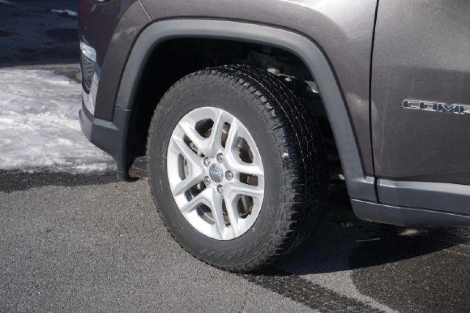 2019 Billet Silver Metallic Clearcoat Jeep Compass Sport 4x4 (3C4NJDAB9KT) , located at 312 Centre Ave, Schuylkill Haven, PA, 17972, (570) 593-5278, 40.638130, -76.177383 - Photo#4