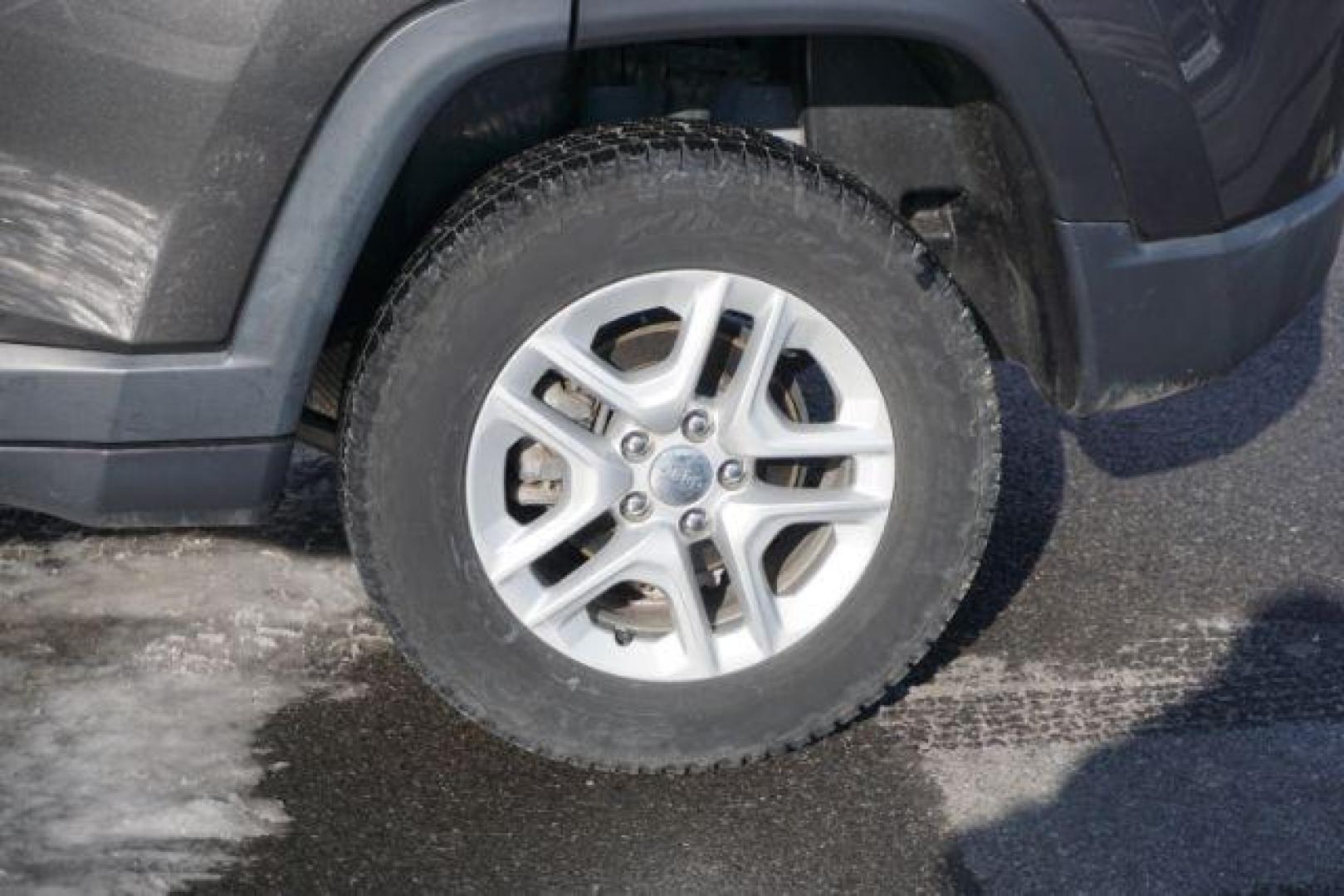 2019 Billet Silver Metallic Clearcoat Jeep Compass Sport 4x4 (3C4NJDAB9KT) , located at 312 Centre Ave, Schuylkill Haven, PA, 17972, (570) 593-5278, 40.638130, -76.177383 - Photo#8