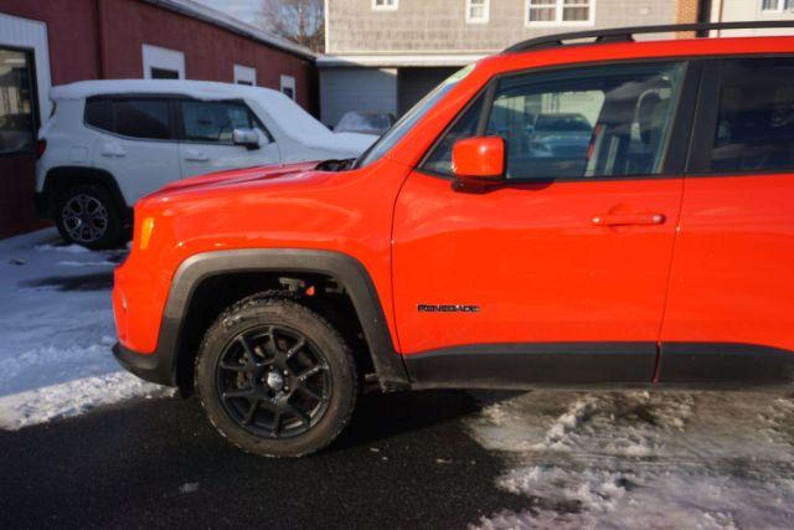 2020 Colorado Red Clearcoat /Black Jeep Renegade Latitude 4X4 (ZACNJBBBXLP) with an Tigershark MultiAir 2.4L I-4 variable valve contro engine, located at 312 Centre Ave, Schuylkill Haven, PA, 17972, (570) 593-5278, 40.638130, -76.177383 - Photo#1