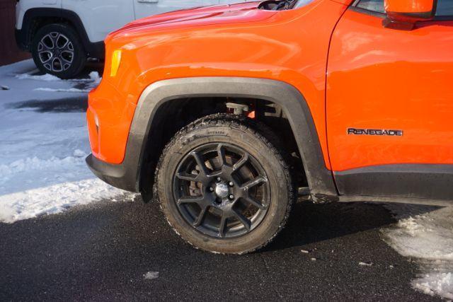 2020 Colorado Red Clearcoat /Black Jeep Renegade Latitude 4X4 (ZACNJBBBXLP) , located at 312 Centre Ave, Schuylkill Haven, PA, 17972, (570) 593-5278, 40.638130, -76.177383 - Photo#2