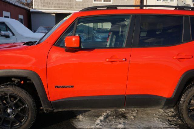 2020 Colorado Red Clearcoat /Black Jeep Renegade Latitude 4X4 (ZACNJBBBXLP) , located at 312 Centre Ave, Schuylkill Haven, PA, 17972, (570) 593-5278, 40.638130, -76.177383 - Photo#3