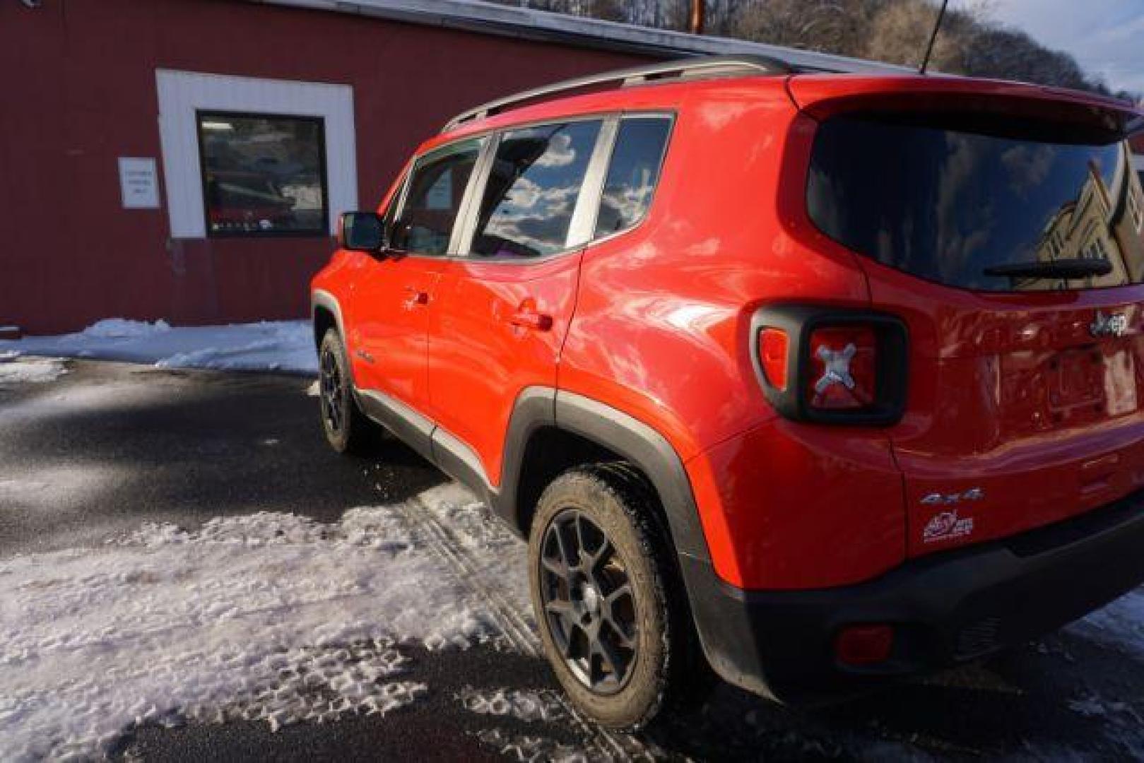 2020 Colorado Red Clearcoat /Black Jeep Renegade Latitude 4X4 (ZACNJBBBXLP) with an Tigershark MultiAir 2.4L I-4 variable valve contro engine, located at 312 Centre Ave, Schuylkill Haven, PA, 17972, (570) 593-5278, 40.638130, -76.177383 - Photo#9