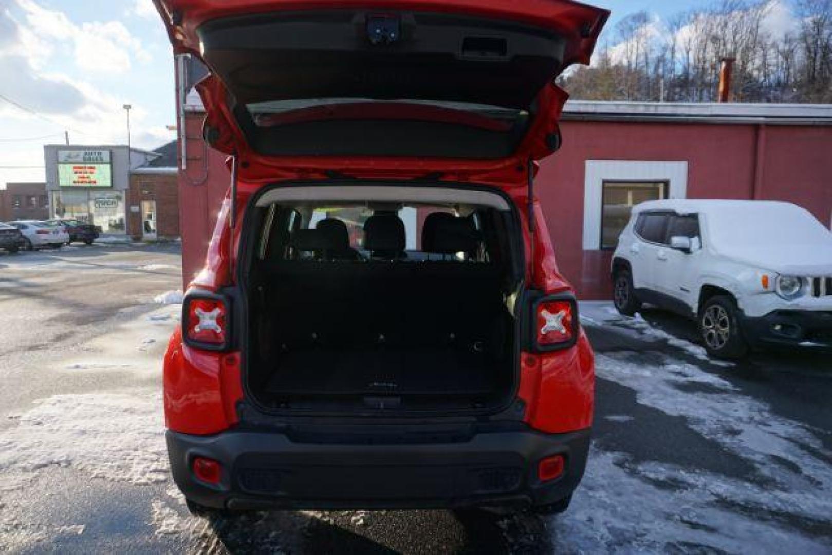 2020 Colorado Red Clearcoat /Black Jeep Renegade Latitude 4X4 (ZACNJBBBXLP) with an Tigershark MultiAir 2.4L I-4 variable valve contro engine, located at 312 Centre Ave, Schuylkill Haven, PA, 17972, (570) 593-5278, 40.638130, -76.177383 - Photo#12