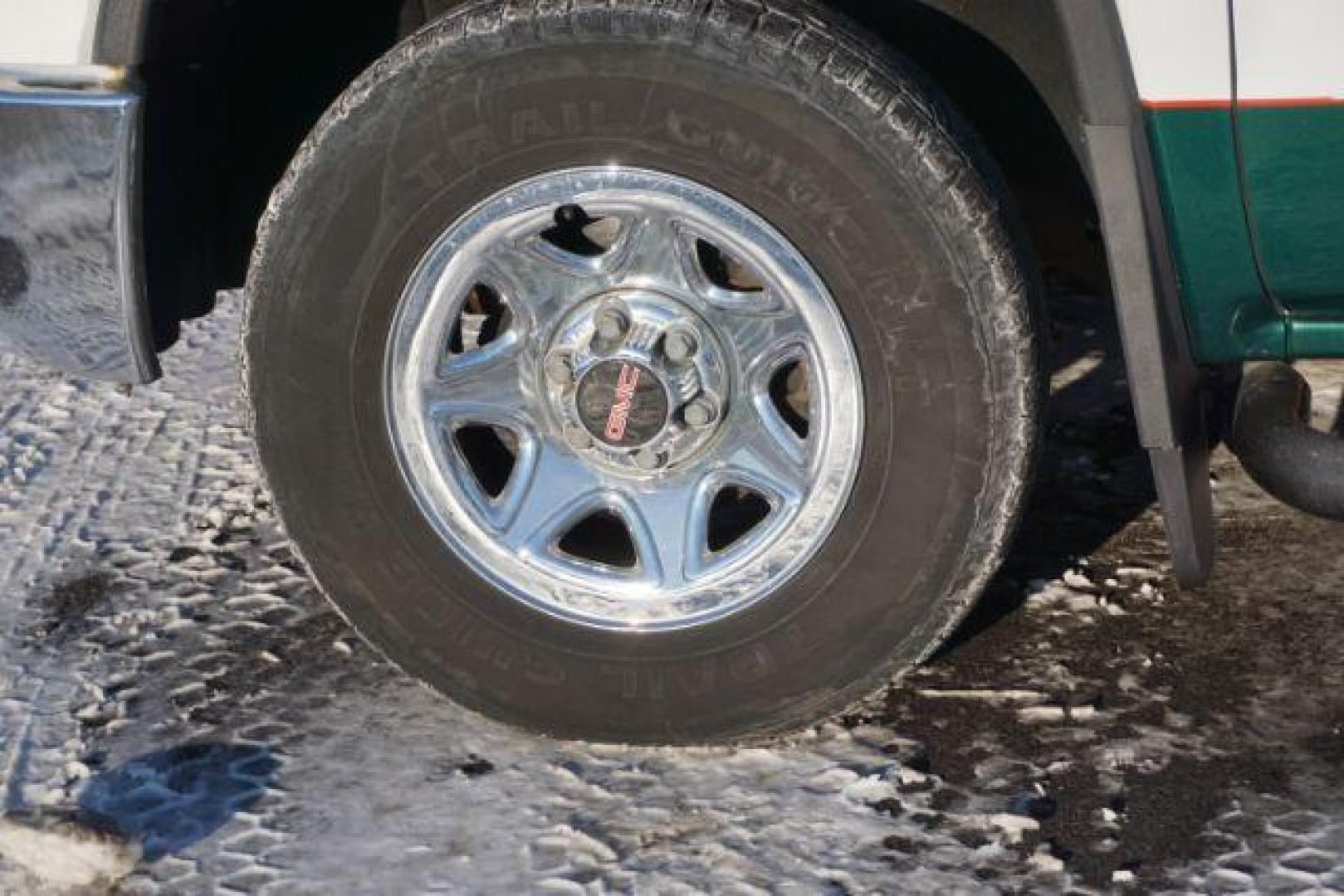 2014 Green and white /gray GMC Sierra 1500 sl (1GTN2TEC7EZ) with an 5.3L v8 engine, located at 312 Centre Ave, Schuylkill Haven, PA, 17972, (570) 593-5278, 40.638130, -76.177383 - Photo#4