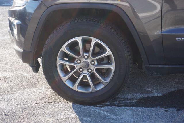 2014 Granite Crystal Metallic Clearcoat /Black/Light Frost Beige Jeep Grand Cherokee Limited (1C4RJFBG7EC) , located at 312 Centre Ave, Schuylkill Haven, PA, 17972, (570) 593-5278, 40.638130, -76.177383 - Photo#4