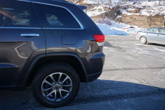 2014 Granite Crystal Metallic Clearcoat /Black/Light Frost Beige Jeep Grand Cherokee Limited (1C4RJFBG7EC) , located at 312 Centre Ave, Schuylkill Haven, PA, 17972, (570) 593-5278, 40.638130, -76.177383 - Photo#7